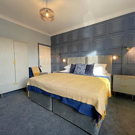 Spacious 3-bedroom House With Parking Holiday home Sheffield