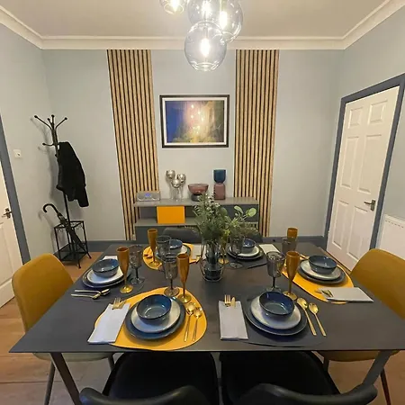 Spacious 3-bedroom House With Parking